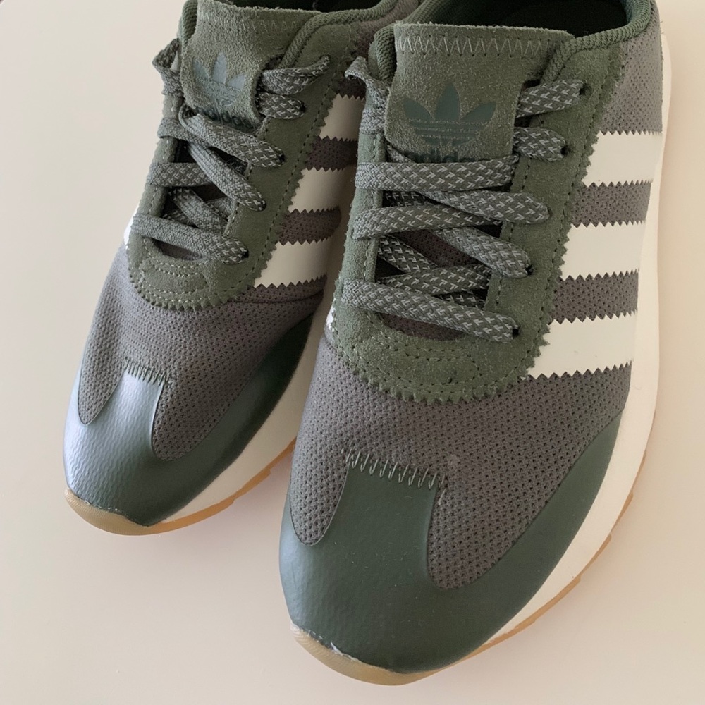 Adidas - Picture 2 of 6